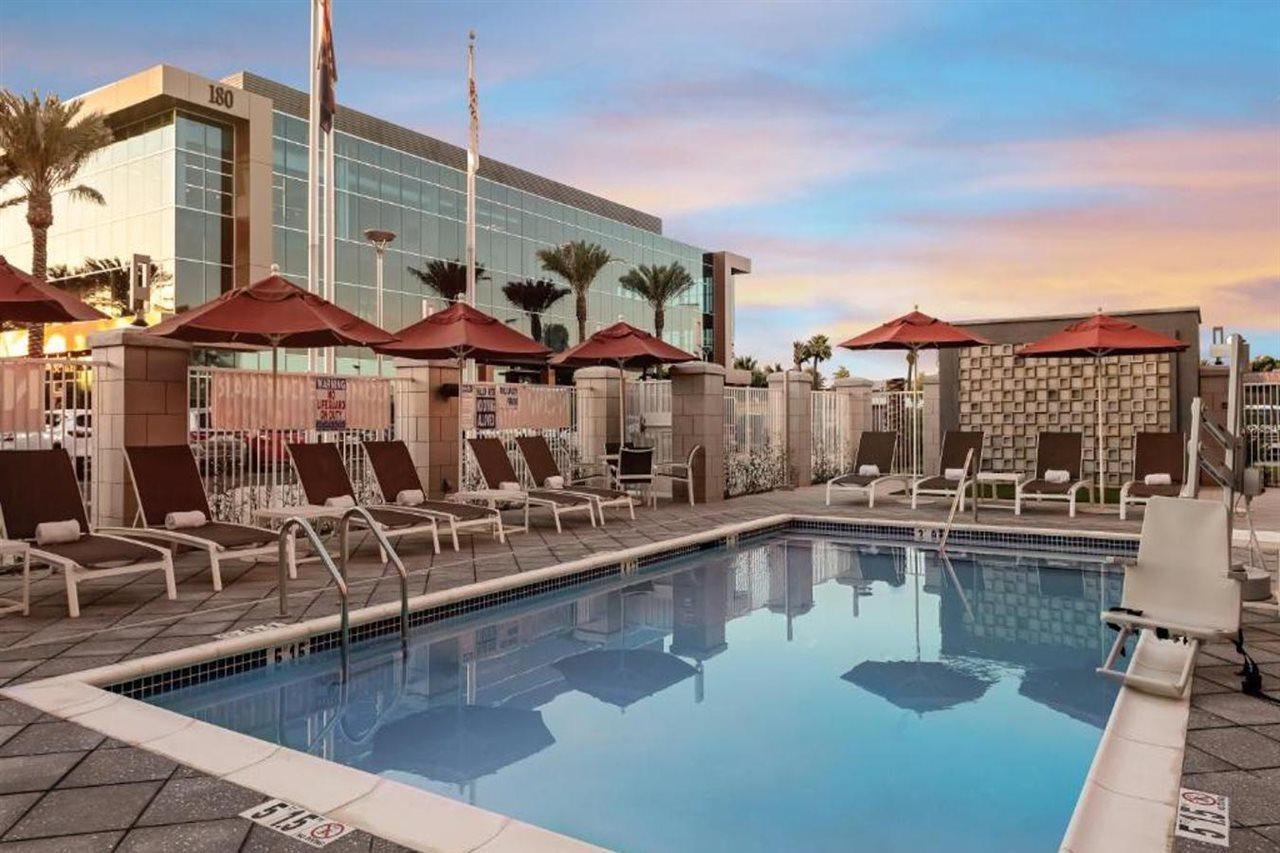 Hilton Garden Inn Chandler Downtown Extérieur photo