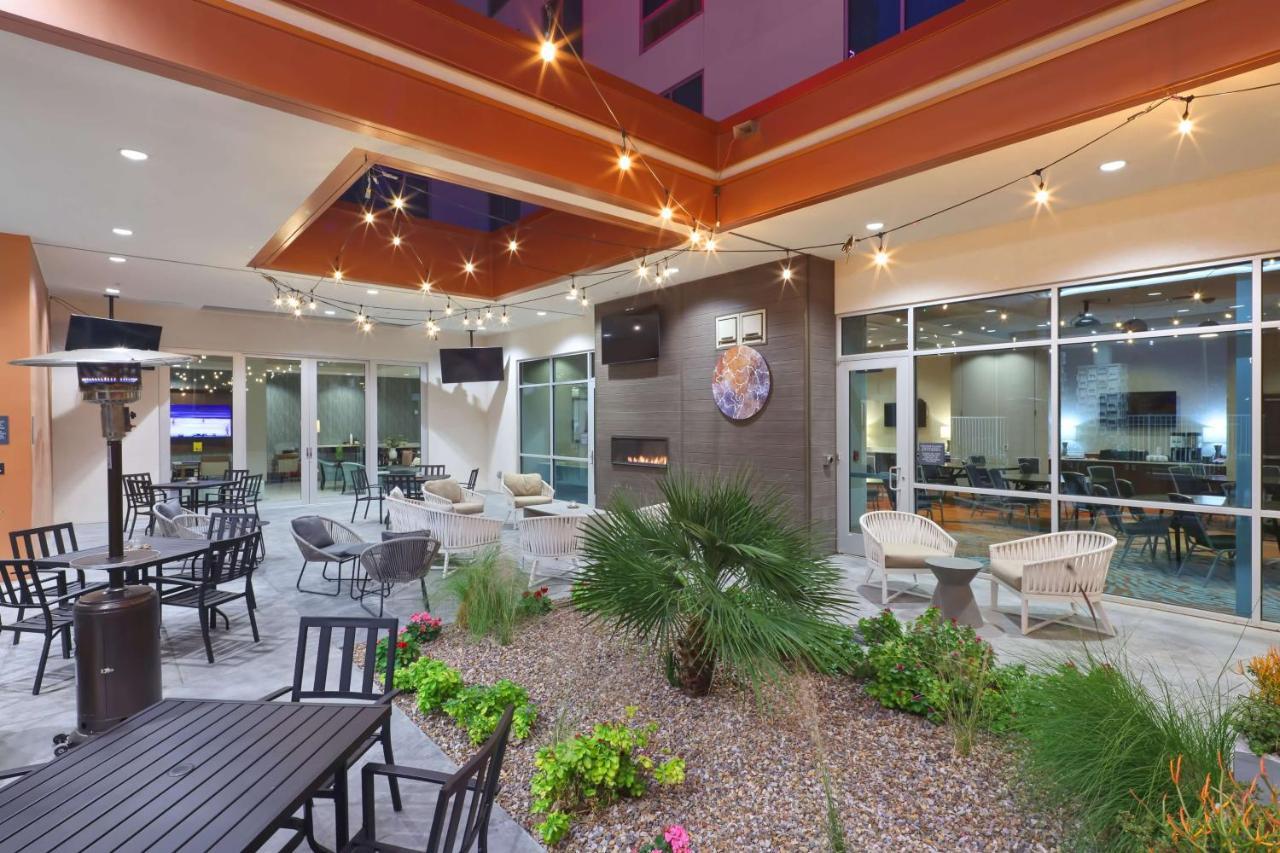 Hilton Garden Inn Chandler Downtown Extérieur photo