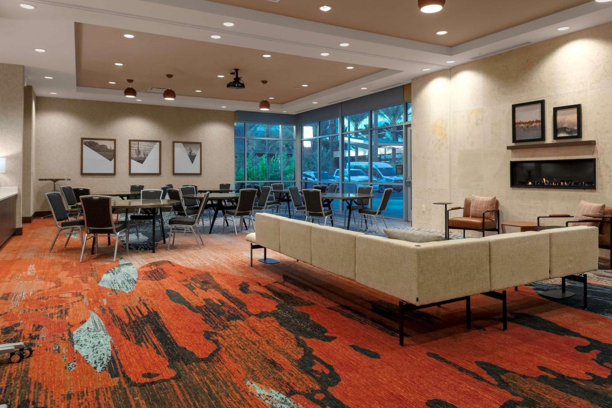 Hilton Garden Inn Chandler Downtown Extérieur photo